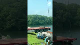 Crane helps large trailer Uturn process [upl. by Krishna]