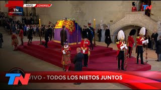 ÚLTIMO ADIÓS A LA REINA ISABEL II Emotiva vigilia de los nietos [upl. by Byrd351]