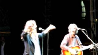 Patti Smith  Gloria live acoustic trio Parma cortile della Pilotta [upl. by Eckblad]