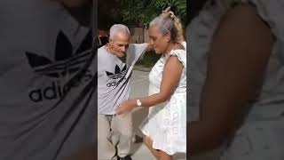 Para bailar no hay edad salsa colombia [upl. by Ihtraa]