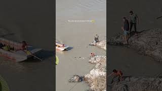 Two guys almost drowned in Ganga in Rishikesh 😮 rishikesh drowning river ganga rafting foryou [upl. by Uliram626]