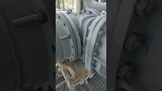 Heavy Gate valve bolting with spool [upl. by Chem]