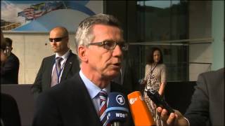 Bundesinnenminister auf dem JIRat der Europäischen Union Doorstep  15062015 [upl. by Atterrol]