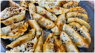 How to cook gyoza dumplings from frozen like Japanese Chef  Crispy style gyoza [upl. by Sholley440]