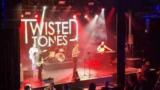 Twisted Tones  Sata salamaa live 15112024 [upl. by Rivi]