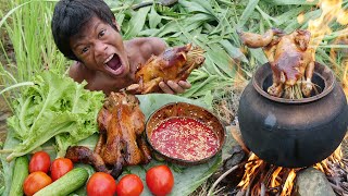 Primitive Technology  Kmeng Prey  Cooking Chicken In Clay Pot [upl. by Tegdirb688]