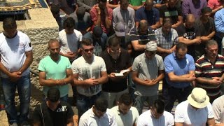 Christian prays alongside Muslims in Jerusalem [upl. by Enoek848]