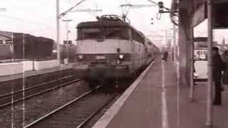 Larrivée du train en gare de ChantillyGouvieux [upl. by Sommers]