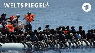 Flüchtlinge Retter Schlepper  Weltspiegel [upl. by Namrak104]