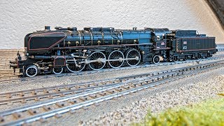 Essai de la locomotive à vapeur 241A65 SNCF de Märklin [upl. by Sheelah309]