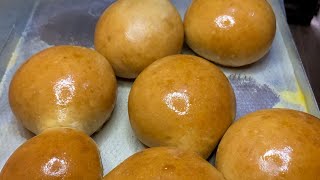 HOW TO MAKE BURGER BUNS FOR BEGINNERS [upl. by Lacym]