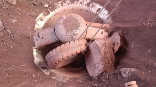 CONTINUOUS BOULDER JAMMING AND CRUSHING IN 1600 TPH KOBELCO GYRATORY CONE CRUSHER DURING OPERATION [upl. by Akahc730]