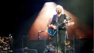 Barry Gibb  Stephen Gibb Ive Gotta Get A Message To You Brisbane 16022013 [upl. by Hollah12]