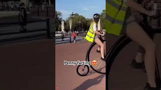 Una delle prime biciclette della storia il penny farthing 😍 [upl. by Aznofla]