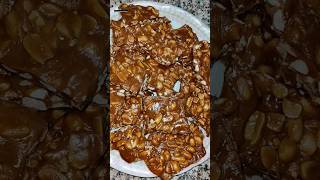 मूंगफलीगुड की चिक्की🥜🤎😍cookingshort shorts mumfalikichikkifood newcookingchannel [upl. by Ytissac]