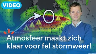 Atmosfeer maakt zich klaar voor fel stormweer [upl. by Ardnnek]