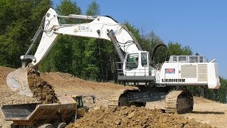 Liebherr R984C 3pass loading 40t trucks [upl. by Leiuqese631]