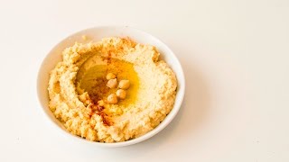 Slik lager du hummus [upl. by Gerlac109]