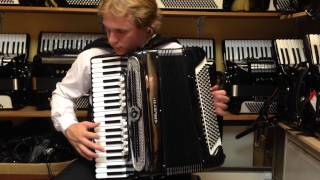 Giulietti Super Model P 120 Bass Accordion [upl. by Nunnery]