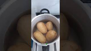 COMO COZINHAR BATATA INGLESA NA PANELA DE PRESSÃO 🥔 [upl. by Alyosha]