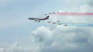 Virgin Atlantic 747 and Red Arrows flyby flypast Biggin Hill airfair airshow 2009 [upl. by Ennirok157]