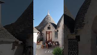 Les trulli d Alberobello ☀️ Italie shortvideo [upl. by Yelsehc756]