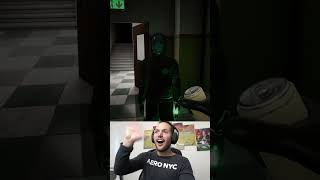 El enmascarado en Escape the Backrooms 😂😱 horrorgame [upl. by Graces104]