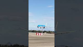 787 lands in las Vegas aviations landing avaition jetplane bigjet aviation automobile [upl. by Elyssa]