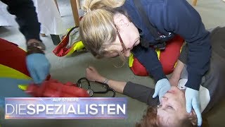 Massen Ohnmacht im Gemeindehaus War die Heizung Schuld  Birgit Maas  Die Spezialisten  SAT1 TV [upl. by Gabrielson270]