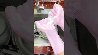 Silicone Hand Gloves Aasaan Tareeka Apne Bartano Ki Safai Karne Ka shorts [upl. by Eyks957]