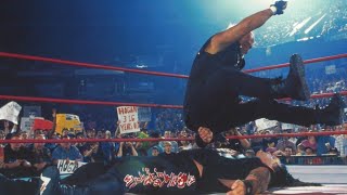 Sting saves Hulk Hogan from Vampiro and Billy Kidman [upl. by Michi]