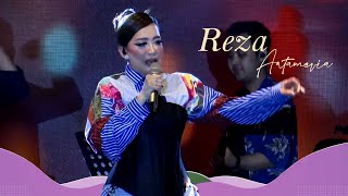 Reza Artamevia  Pertama live  NYARENG 2023 [upl. by Ihsakat]