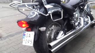 Yamaha DragStar 1100 Custom Cobra Exhaust [upl. by Curr981]