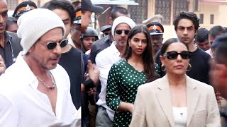 Shahrukh Khan With Suhana Aryaan And Gauri Cast Vote For Maharashtra Assembly Election 2024 [upl. by Chrissa]