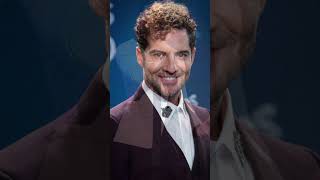 ¡Carlos Rivera y David Bisbal rindieron homenaje a José José en los Grammy 2024 [upl. by Sakovich543]