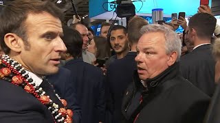 Macron interpellé au salon des maires quotLe prix de l’énergie c’est chaud pour les collectivités quot [upl. by Ecinnaj67]