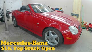 MercedesBenz SLK Manual Top Closing  19982004 R170 [upl. by Yenruoc878]