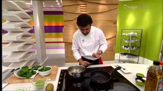 Cocina con Bruno Oteiza Salchichas crujientes con ketchup verde [upl. by Nonnarb954]