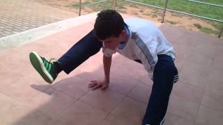 How to Breakdance  Comedy Tutorials  Spider Freeze [upl. by Reginnej]