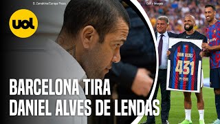 DANIEL ALVES BARCELONA RETIRA BRASILEIRO DA LISTA DE LENDAS DO CLUBE [upl. by Nivel]