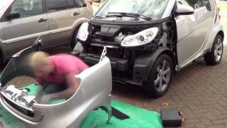 How to change the front panels of a Smart ForTwo 451 [upl. by Oratnek180]