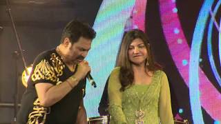 Teri Chunariya  Kumar Sanu amp Alka Yagnik  Live in Concert [upl. by Zug108]