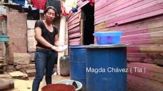 Haciendo tortillas niño huérfano costea sus estudios y ayuda a sus hermanos [upl. by Natty251]