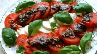 Салат Томат Моцарелла  Salade tomate mozzarella wmv [upl. by Panayiotis754]