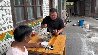 今天用粉蒸肉配萝卜干下饭，简直是人世间最美的味道 [upl. by Botnick]