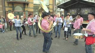 Lutjebroeker Blaasband Lutjebroek Sneeker Dweildag 2016 zaterdag 1 oktober 2016 Sneek Fryslân NL [upl. by Rosaline]