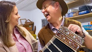 CULTURA POMERANA  Sr Angelino Zaager que fabrica conserta e dá aulas de concertina [upl. by Neukam]