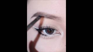 quotStunning Black amp White Cat Eye Eyeliner Tutorial  Perfecting Your Winged Lookquot eyemakeup shorts [upl. by Dorothea309]