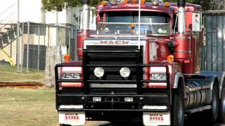 Mack V8 SuperLiner Valueliner Titan Mack Muster Gatton 2011 [upl. by Beverle]