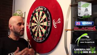 Schmuddels Warentest Winmau Blade 4 Dartboard amp Surround [upl. by Bostow]